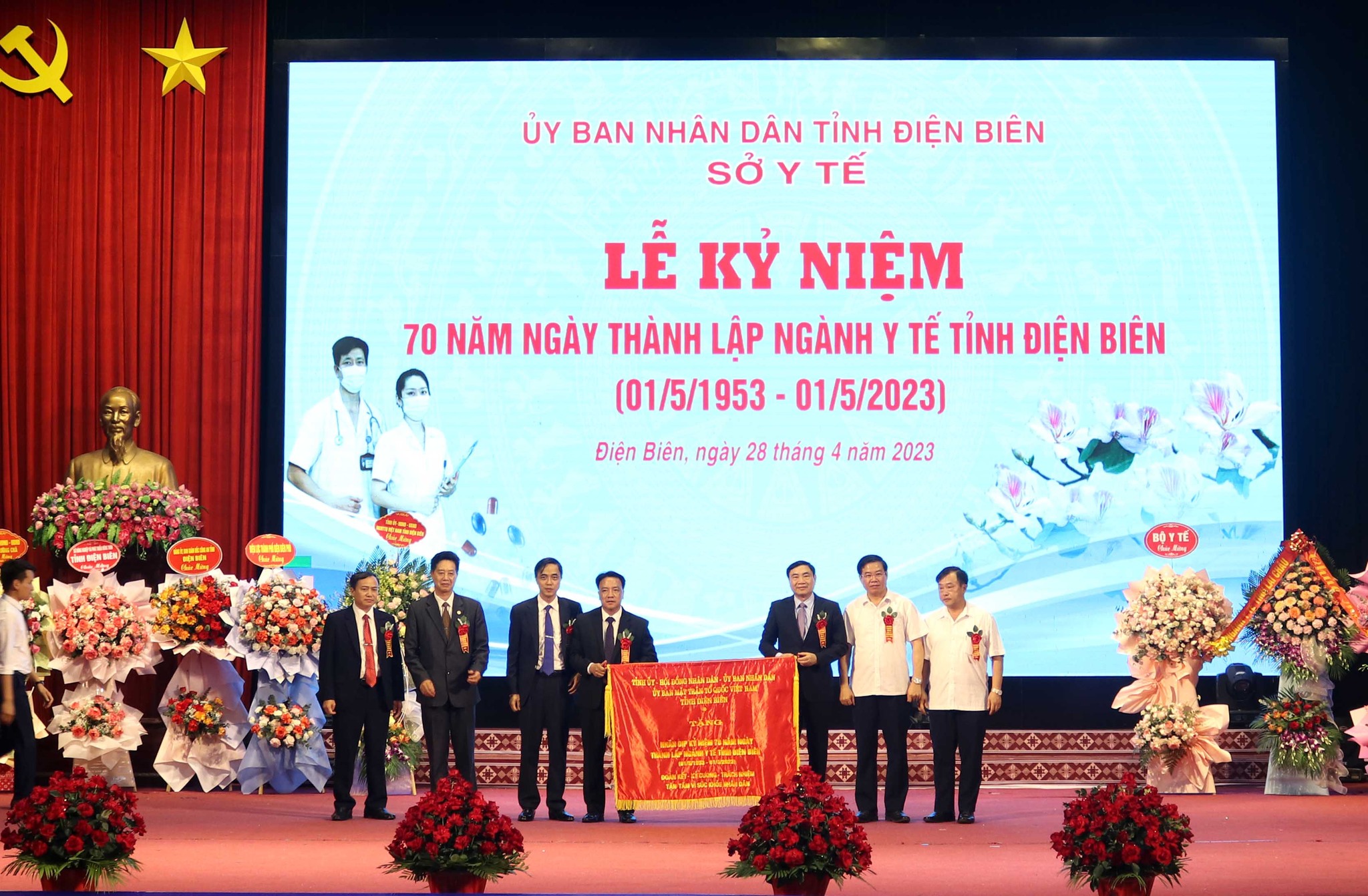 Lễ kỷ niệm 70 năm ngày Thành lập ngành Y tế tỉnh Điện Biên