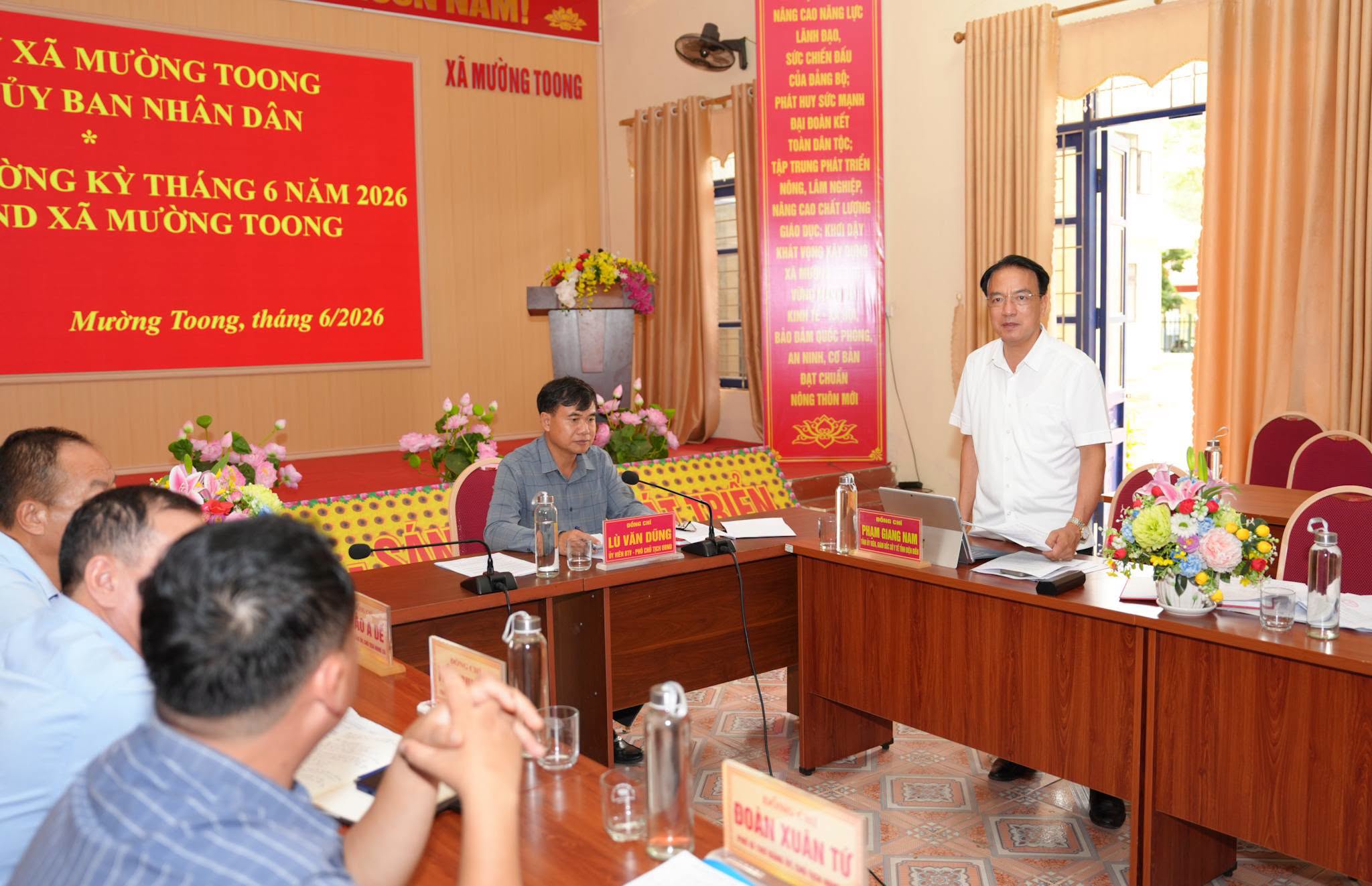 Chi bộ UBND xã Mường Toong sinh hoạt thường kỳ tháng 6 năm 2026