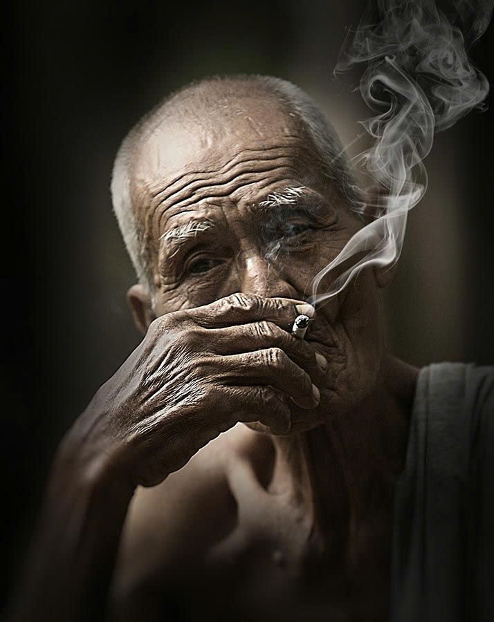 Tác hại của thuốc lá đối với người cao tuổi