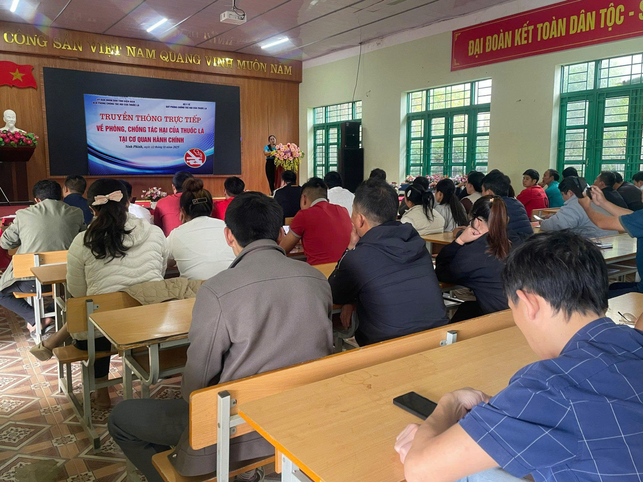 Thuốc lá và gánh nặng kinh tế đối với gia đình và xã hội